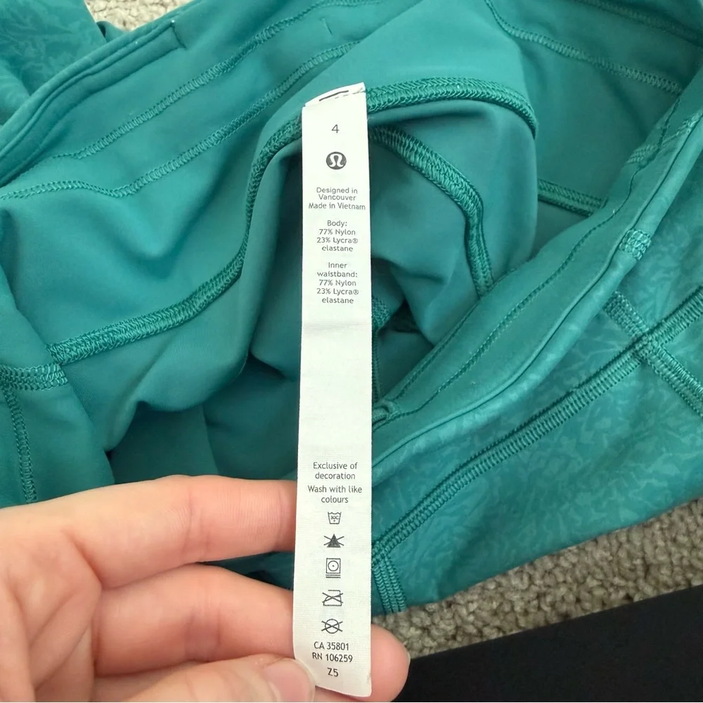 Lululemon Invigorate High Rise Tight 25” Crunch Teal‎ Lagoon Size 4